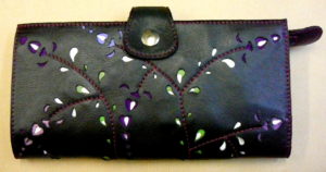 Alice Angevin, Les Sacs à M'Alice Compagnon de voyage vachette noire dentelle 24x12x3cm de face