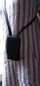 Alice Angevin, Les Sacs à M'Alice Coque à Portable bandoulière noire