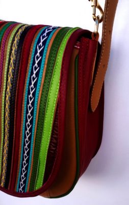 Alice Angevin, Les Sacs à M'Alice Sac à Main Gibecière T2 beiges rayé rouge coté droit