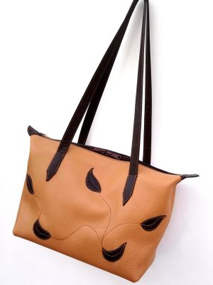 A.A.Les Sacs à M'Alice Sac à main Champlan Beige, feuilles et poignets marron, coté droit
