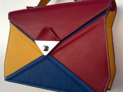 Alice Angevin, Les Sacs à M'Alice, Sac à Main Pti Bakun, vachette pleine fleur rouge, veau Mastrotto jaune, vachette PF bleu, doublé veau rouge, biais