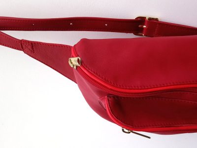 Alice Angevin, Les Sacs à M'Alice, Banane T2 rouge galon vue dessus