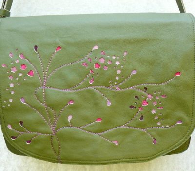 Alice Angevin, Les Sacs à M'Alice Besace, Arbre de vie, dentelle de cuir,vachette Gracia Kaki