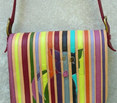 Alice Angevin, Les Sacs à M'Alice Besace Bandes de cuirs parées,chat