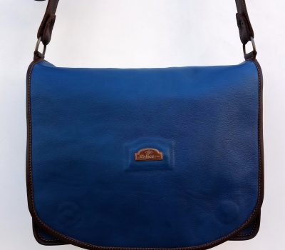 Alice Angevin, Les Sacs à M'Alice Besace Veau Bleu Marron devant