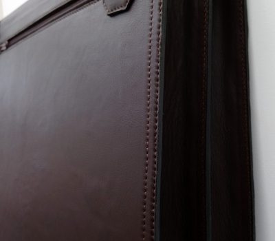Alice Angevin, Les Sacs à M'Alice Cartable 2 séparations Veau Moka Haas dos vue gauche