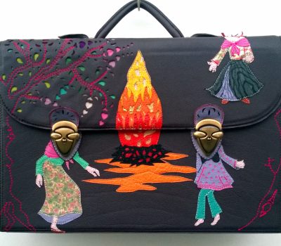 Alice Angevin, Les Sacs à M'Alice Cartable Ihauteri devant