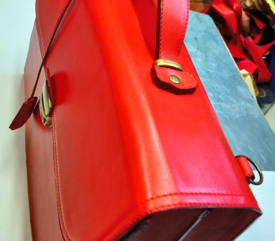 Alice Angevin, Les Sacs à M'Alice Cartable rouge vue de dessus 2
