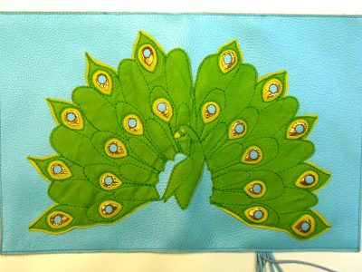Alice Angevin, Les Sacs à M'Alice Liseuse bleu ciel paon ouvert