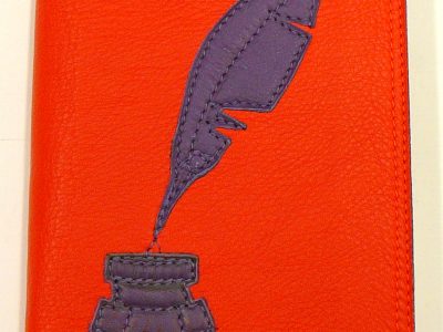 Alice Angevin, Les Sacs à M'Alice Liseuse orange violet plumier