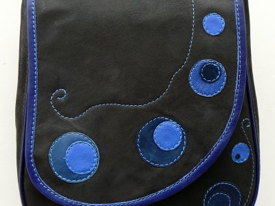 Alice Angevin, Les Sacs à M'Alice, Pochette ronde neuils noir et bleus