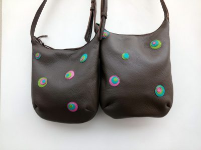 Alice Angevin, Les Sacs à M'Alice, Pochettes Ttipia Taupe pastilles 2 T près