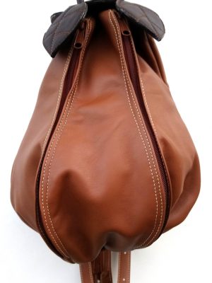 Alice Angevin, Les Sacs à M'Alice Sac à Dos Poire Cognac, devant