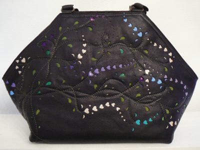 Alice Angevin, Les Sacs à M'Alice Sac à Main Elegant Dentelles de cuir noir, coeur bleu