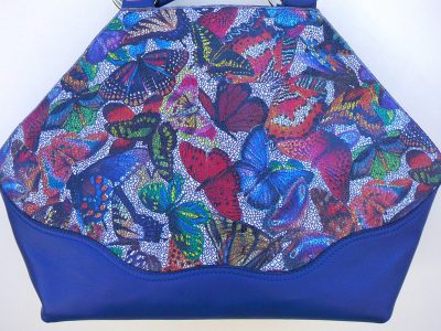 Alice Angevin, Les Sacs à M'Alice, Sac à Main Elegant bleu vachette sérigraphiée papillons