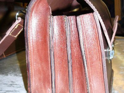 Les Sacs à M'Alice,Alice Angevin, Sacoche monnaie bus collet de vachette tannée végétalement