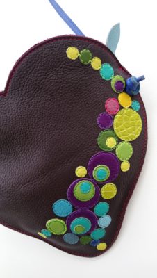 Alice Angevin, Les Sacs à M'Alice, Pochette Coeur Prune pastilles détail
