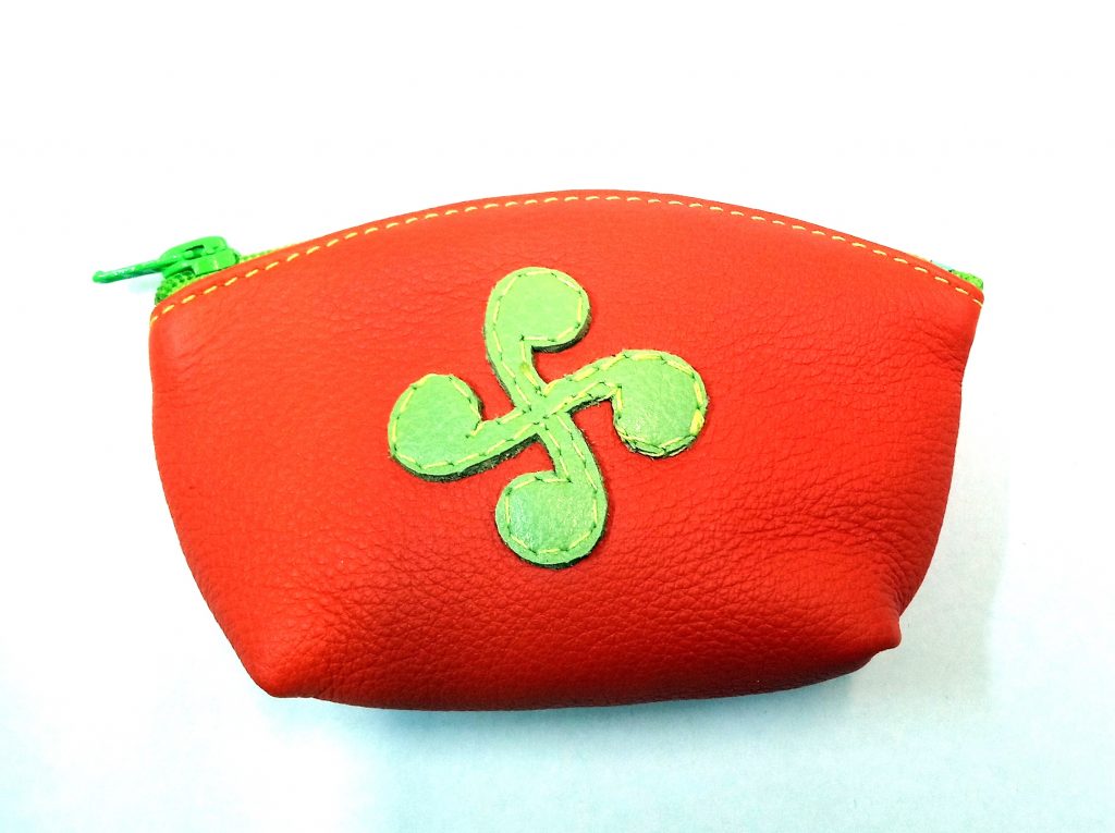 A.A.Les Sacs à M'Alice Porte-monnaie Trapèze Orange croix anis,devant