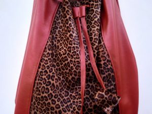 A.A.Les Sacs à M’Alice, Sac à Main Pochéo, vachette PF et Baby Veau Léopard, près
