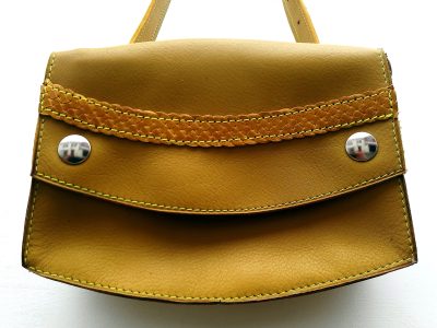 Alice Angevin, Les Sacs à M'Alice, Pochette 19.5x14x4 à la ceinture moutarde