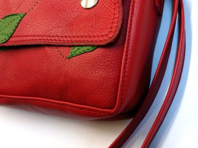 Alice Angevin, Les Sacs à M'Alice, Pochette Rect.Rouge feuilles vertes, 12x24x7 coté