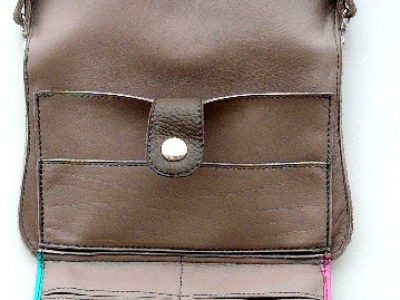 Alice Angevin, Les Sacs à M'Alice, Pochettes 3 poches Taupe, ouvert