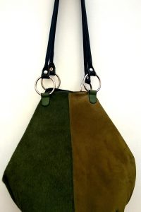 Alice Angevin, Les Sacs à M'Alice Sac à Main Baluchon kaki nubuck et fourrure